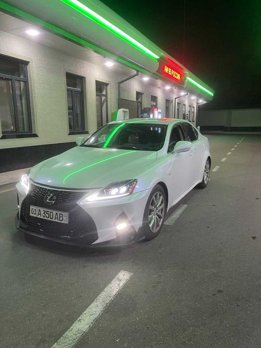 Lexus is300 | В хорошем состоянии
