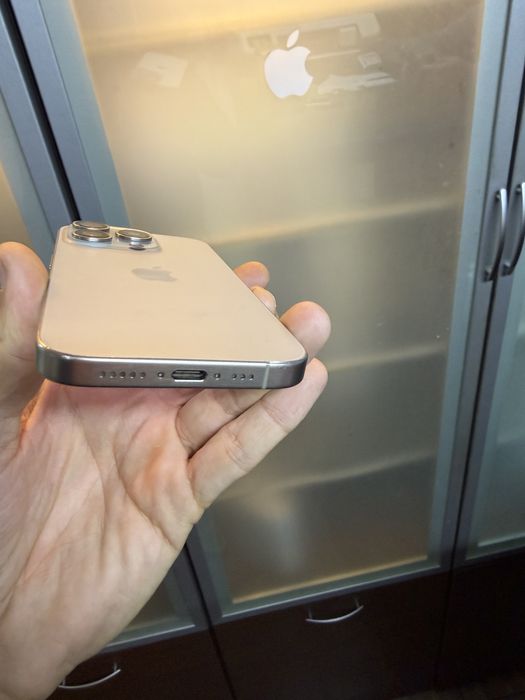 Vand Iphone 15 Pro 128Gb