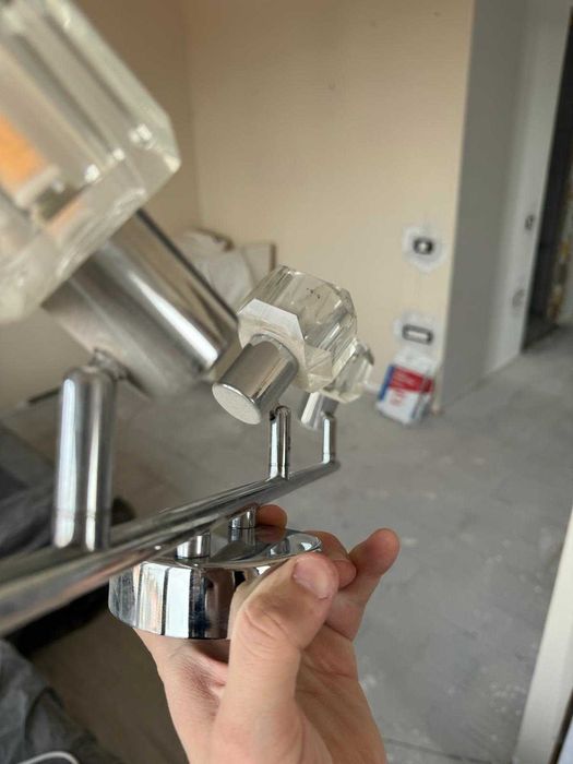 Lustre cu 3 si 4 abajururi - 120 de lei