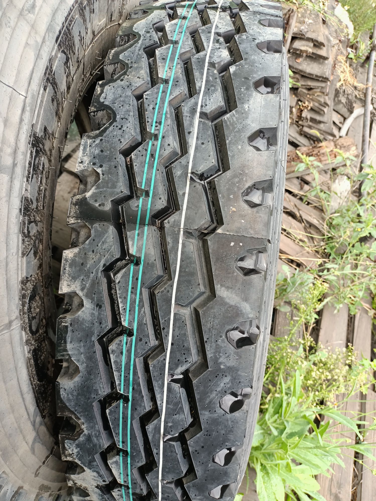 Продам грузовую  резину Constancy AH96 11/100 R22.5 148M