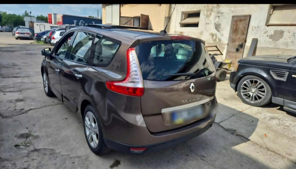 Vând Renault Grand Scenic