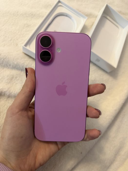 Айфон 16 нов,практичен,красив! Батерия капацитет 100%