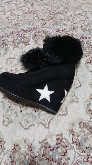 Продам обувь, зимнюю .