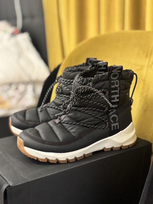 Vând cizme de zăpadă The North Face ThermoBall – ca noi