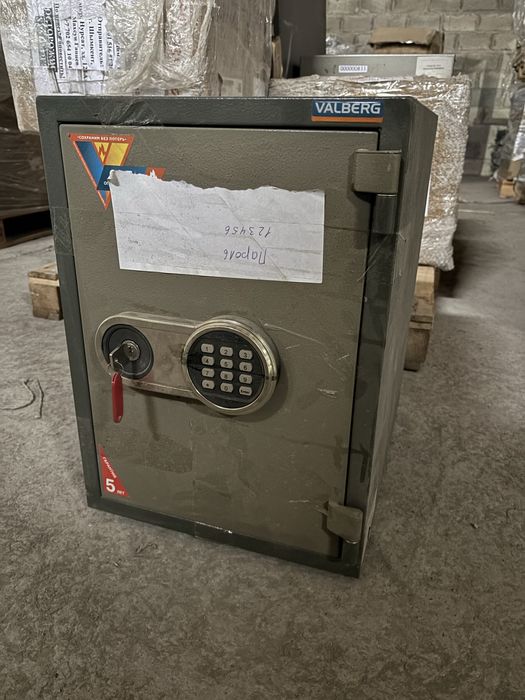 Продам сейфы Valberg