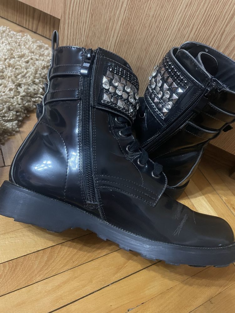 Ghete Guess marimea 37