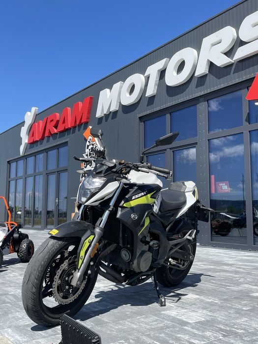Motocicleta CFMoto NK 650