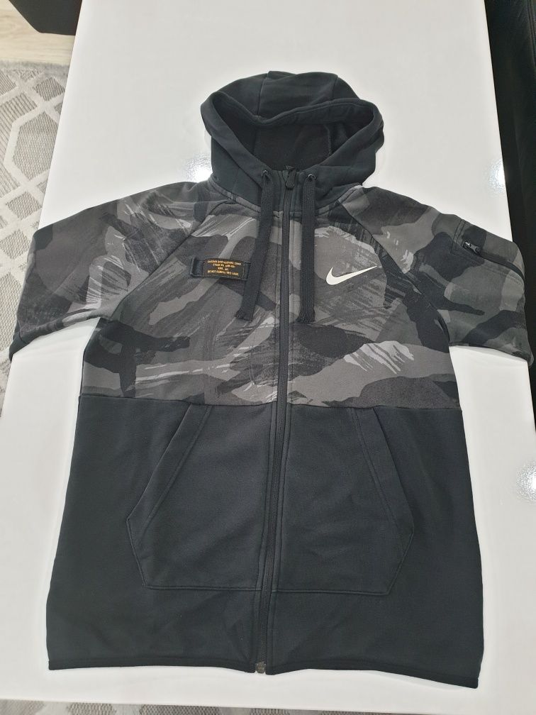 Nike мъжки екип 150 лева