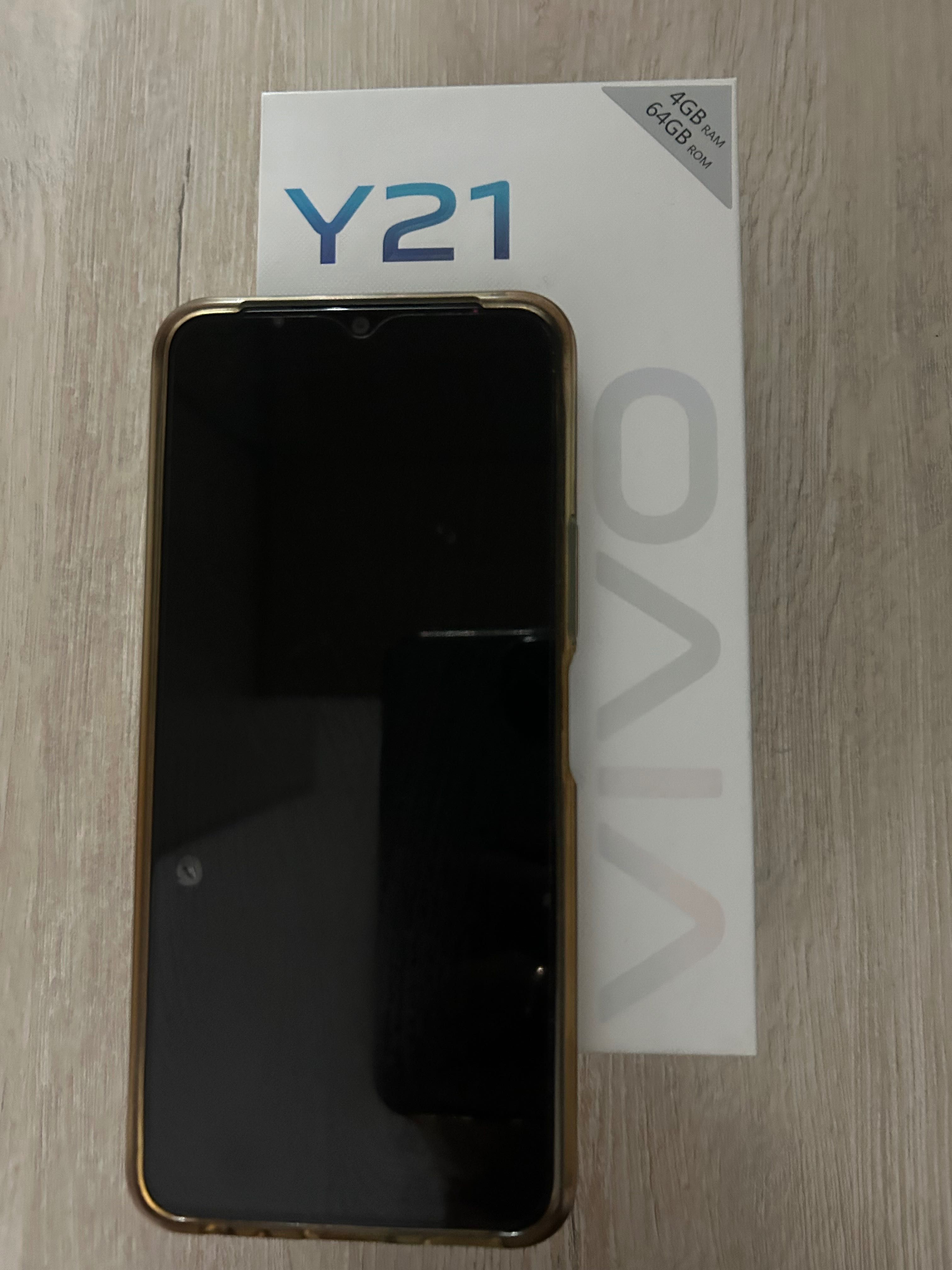 Продам сотовый Vivo Y21