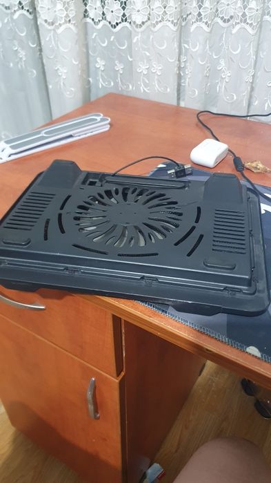 Vând cooler laptop
