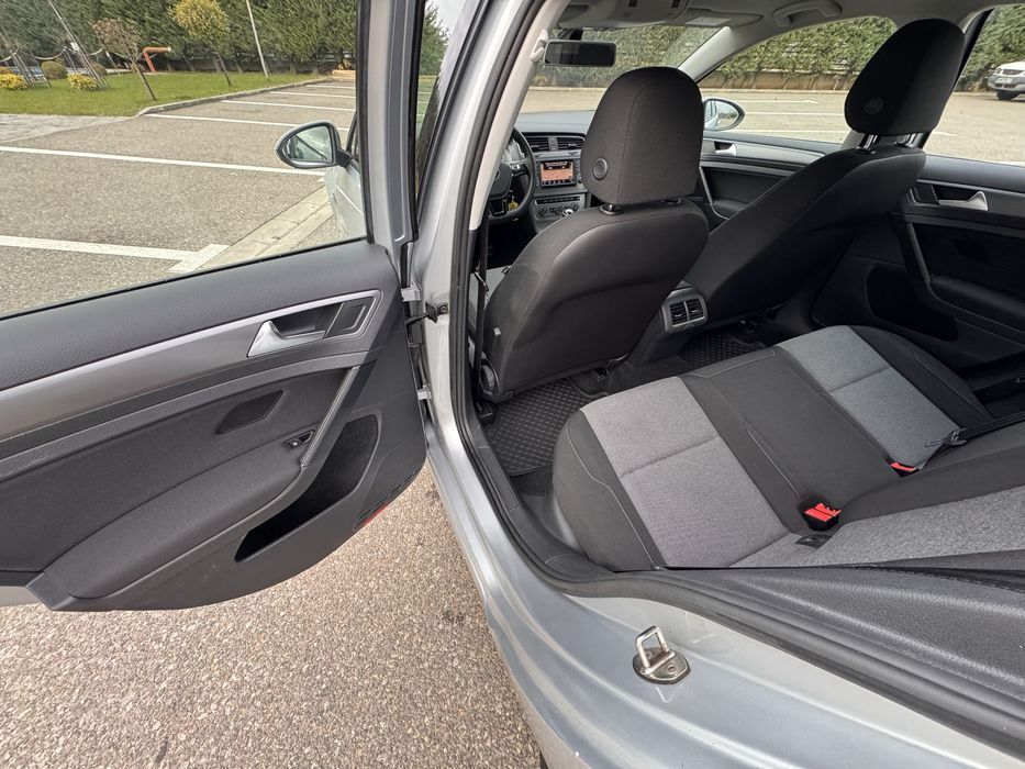 Volkswagen Golf 7 EURO6 1.6Diesel 110cp Navi Dublu Climatronic