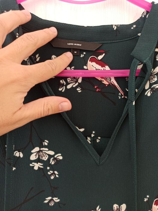 Тъмнозелена рокля Vero Moda с птици и цветя