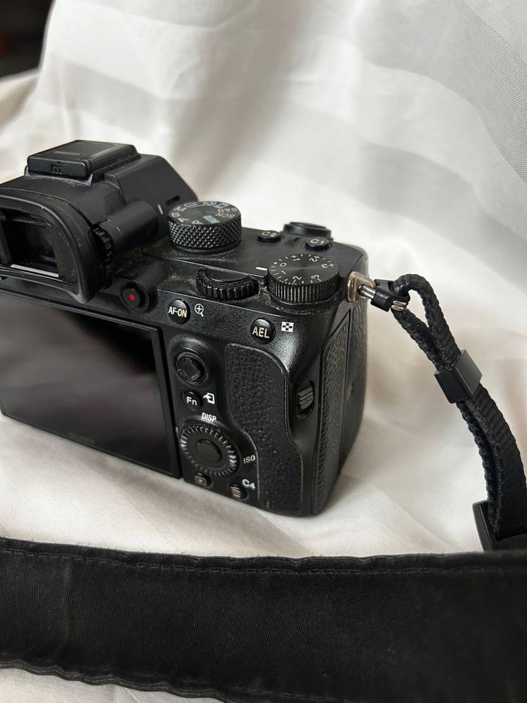 Продает фотоаппарат Sony A7 iii без объектива