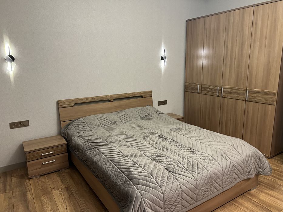 Продам спальный гарнитур
