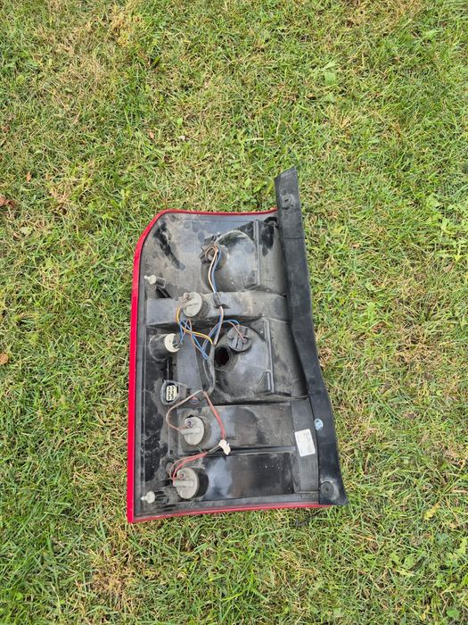 Ленд ровер дисковери задний фонарь