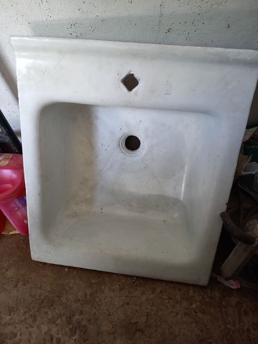 Раковина чугунная