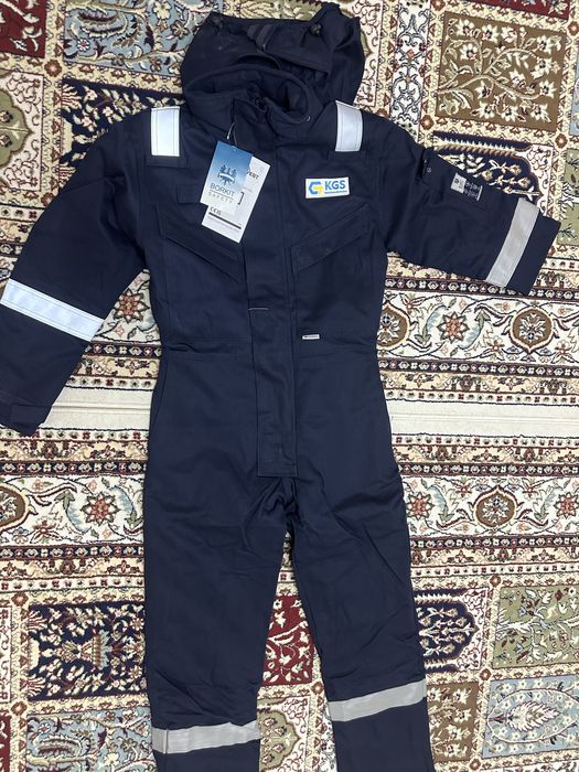 Зимний комбинезон,размер S, срочно