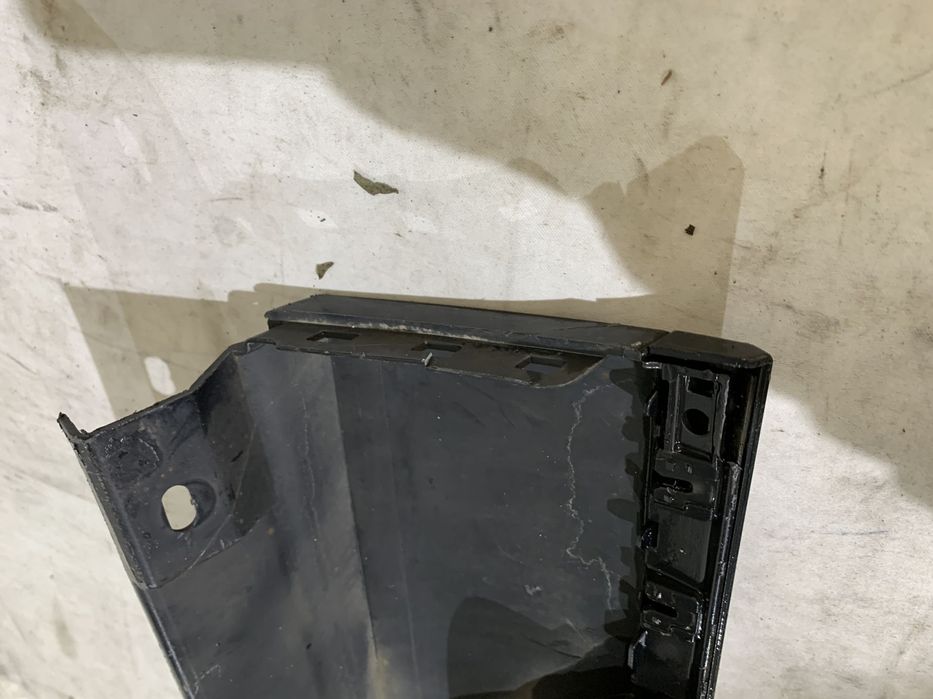 Prag stanga VW Passat B8, 2015, 2016, 2017, 2018, 2019, cod origine OE 3G0853857F.