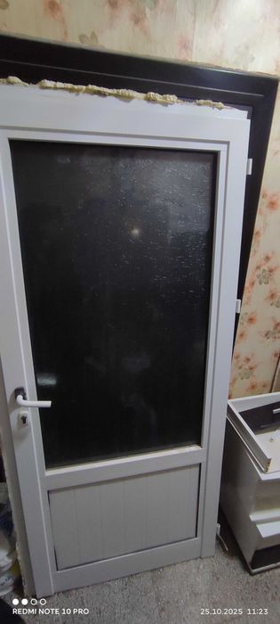 Алуминиеви врати интериорни