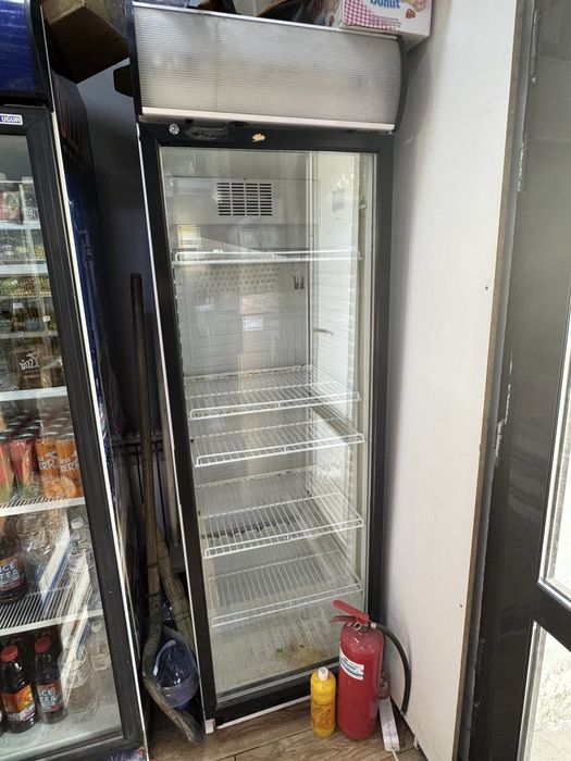 Витрина холодильник