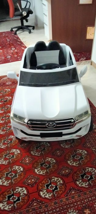 Продам детскую машинку