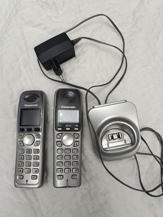 Продам два телефона Panasonic и зарядку
