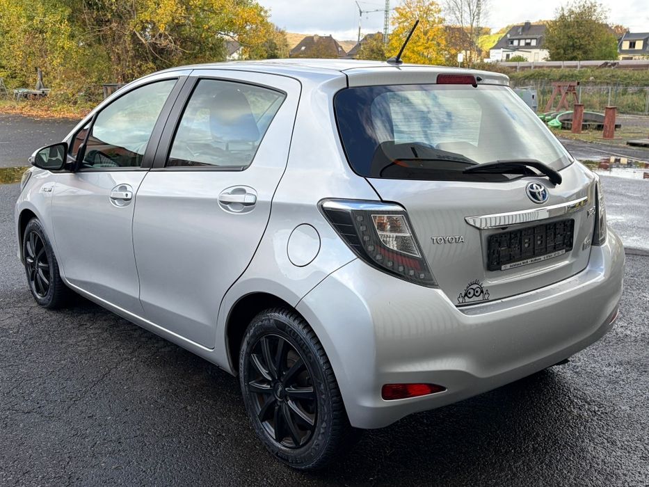 Toyota Yaris 1.5 Hybrid,an 2014, Euro 5