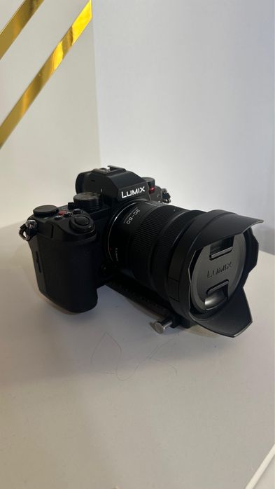 Lumix S5 mirrorles de vanzare noua cu pachet de accesorii