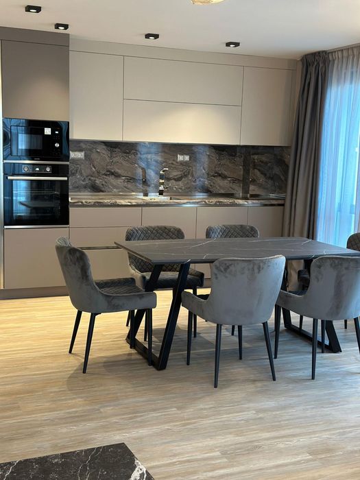 Дава се под наем Тристаен апартамент в Пловдив, Христо Смирненски - 140 кв.м за 750 € - Снимка #1