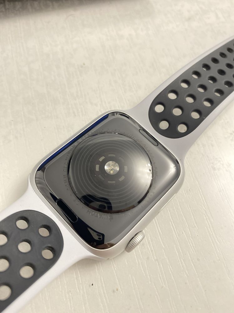 Apple Watch se 44