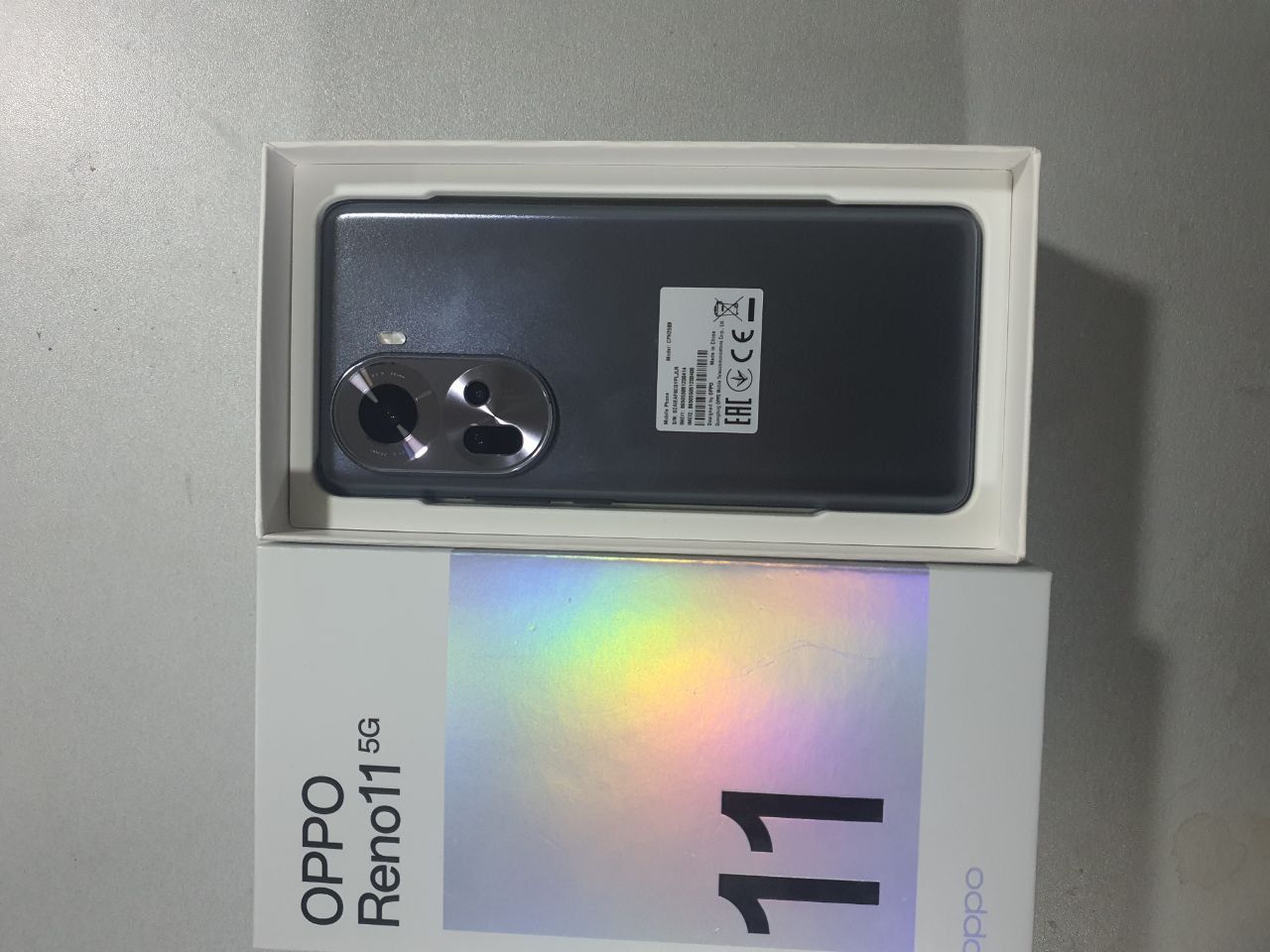 OPPO Reno 11  256/12 GB.  5G sotiladi 3 yillik ofisalniy garantiyasi b
