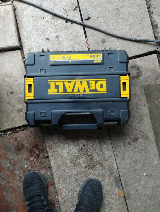 Cutie diletantă dewalt