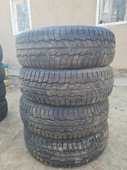 Шины 2 комплект. Зимние