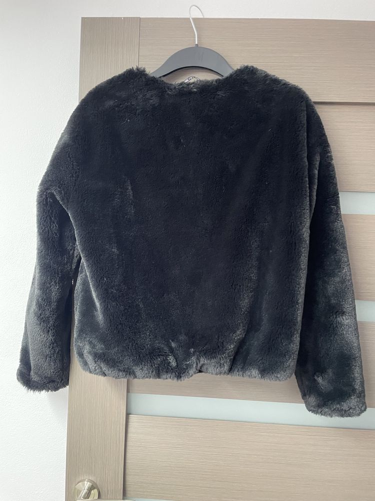 Blanita neagra Bershka