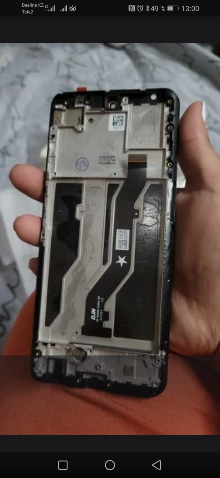 Экран ZTE Blade V40