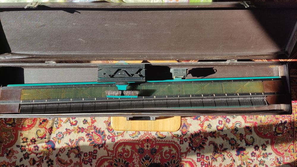 Вязальная машинка