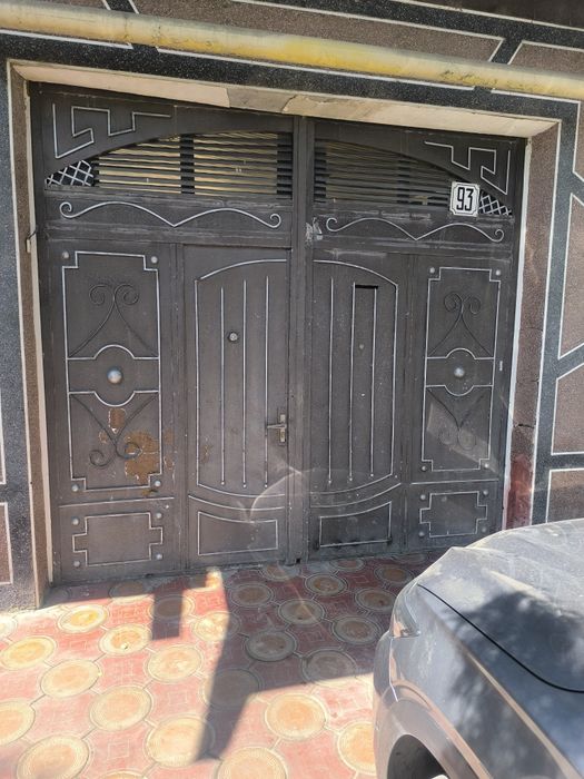 Darvozaa razmer 2.7*3 qalinligi 2