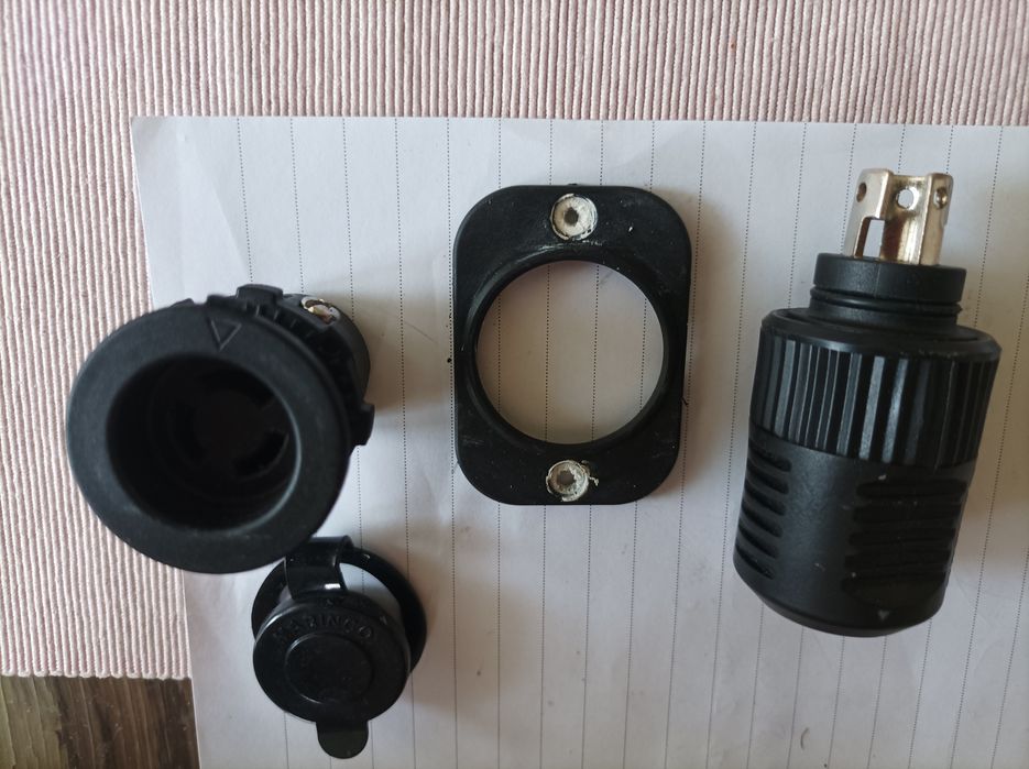 Marinco ConnectPro Trolling Motor Plug and receptable