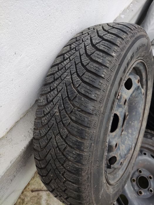 Vând roti de mașină anvelopa+jantă 165/70 R14