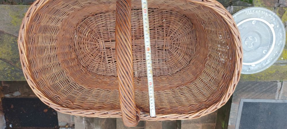 Стара ръчно плетена кошшница