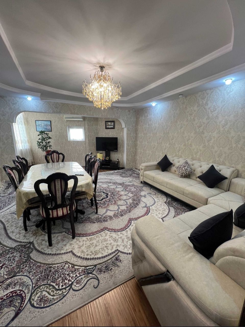 Квартира для большой семьи  с ремонтом 100кв.м