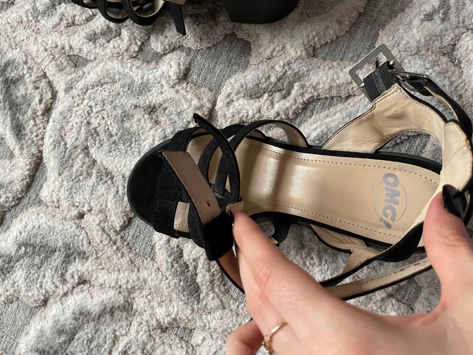 Sandale noi. Marime 37