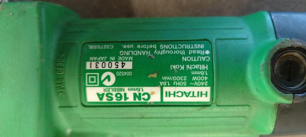 Нагер за рязане на ламарина Hitachi CN 16 SA