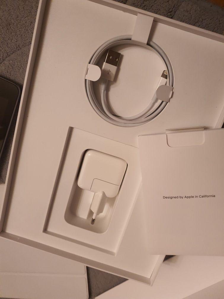 iPad 6th gen 128GB WiFi Cellular Sim