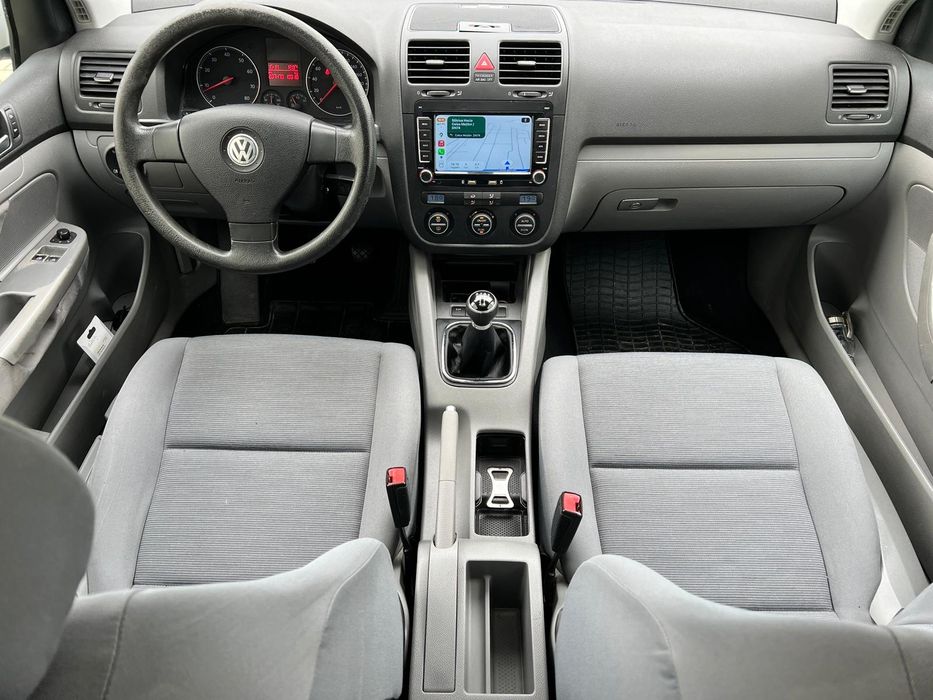 Volkswagen  Golf.