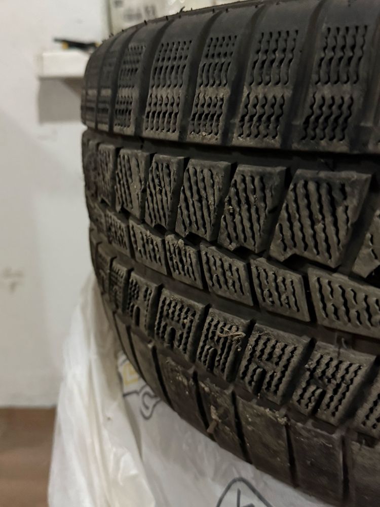 Продам диски р18 с зимней резиной