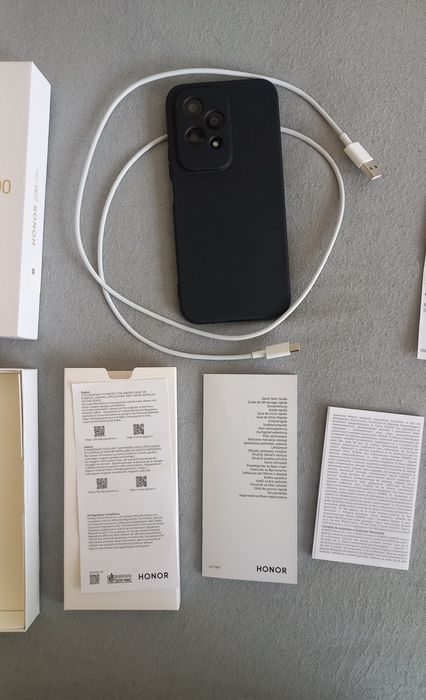 Смартфон Honor 200 lite