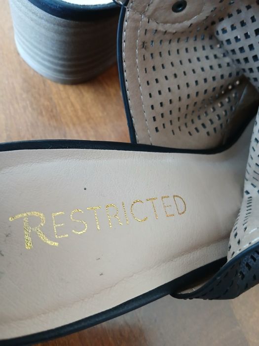 Sandale de dama in bune condiții