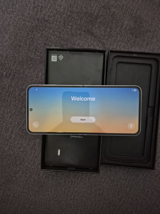 Vand Samsung Flip Z6 , 256 GB / 12 RAM