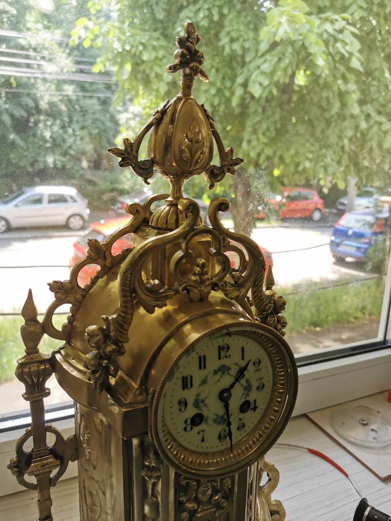 Ceas imperial din bronz cu sfesnicele